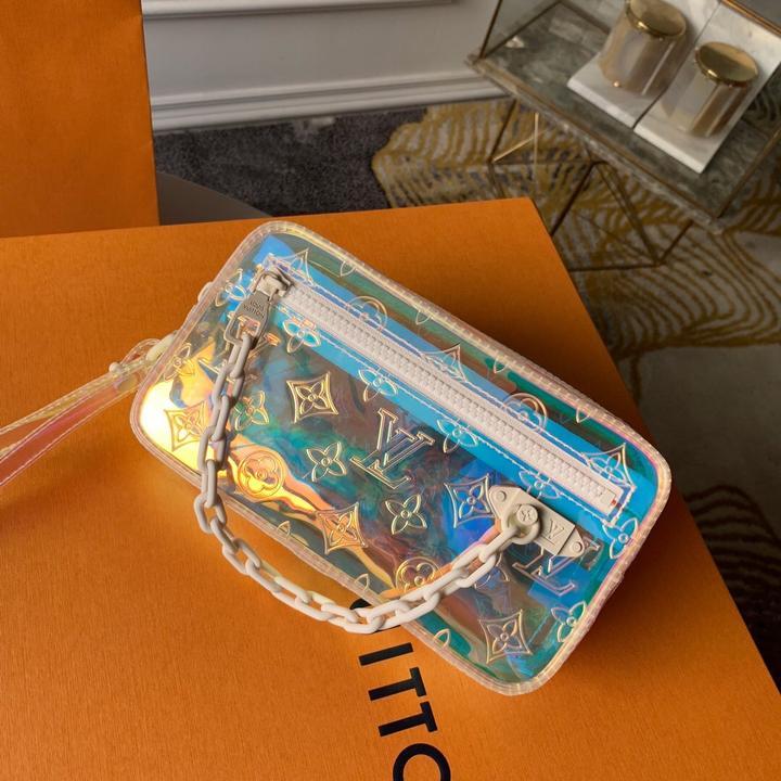 LOUIS VUITTON - CLUTCH BAG