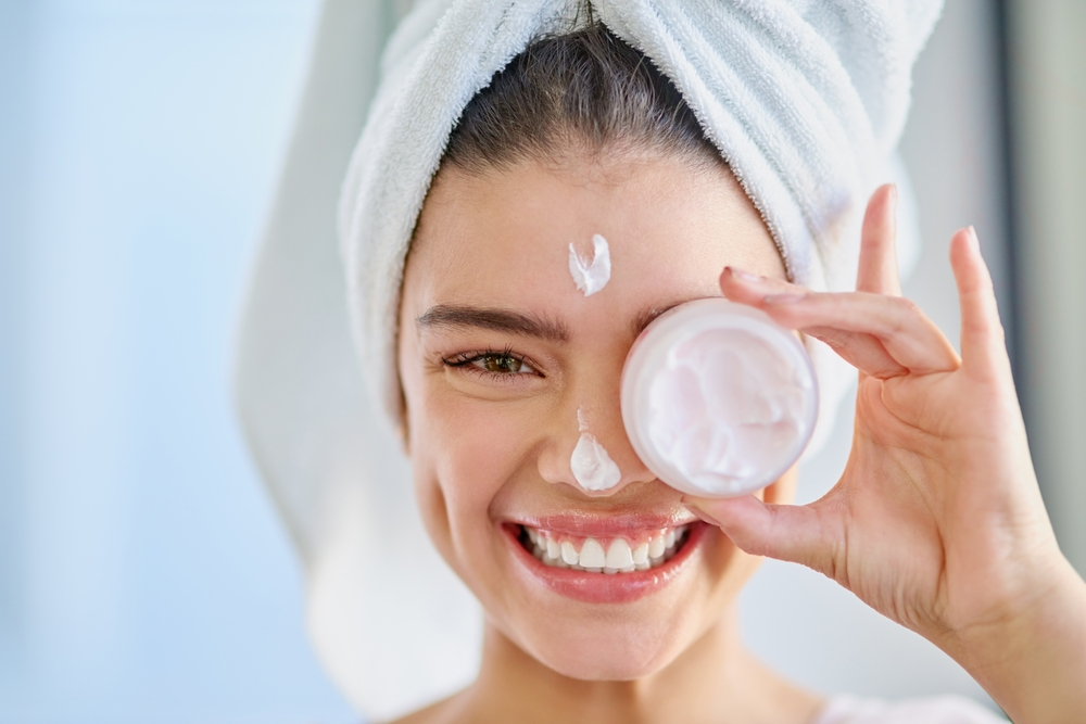 Moisturizing to protect your skin after 30 